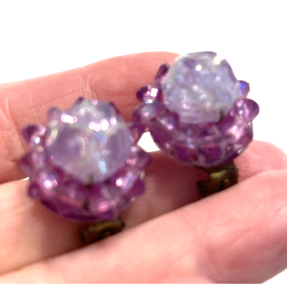 Vintage Mid Century Purple Bead Cluster Clip On Earrings Small Textured Romantic - Picture 8 of 8